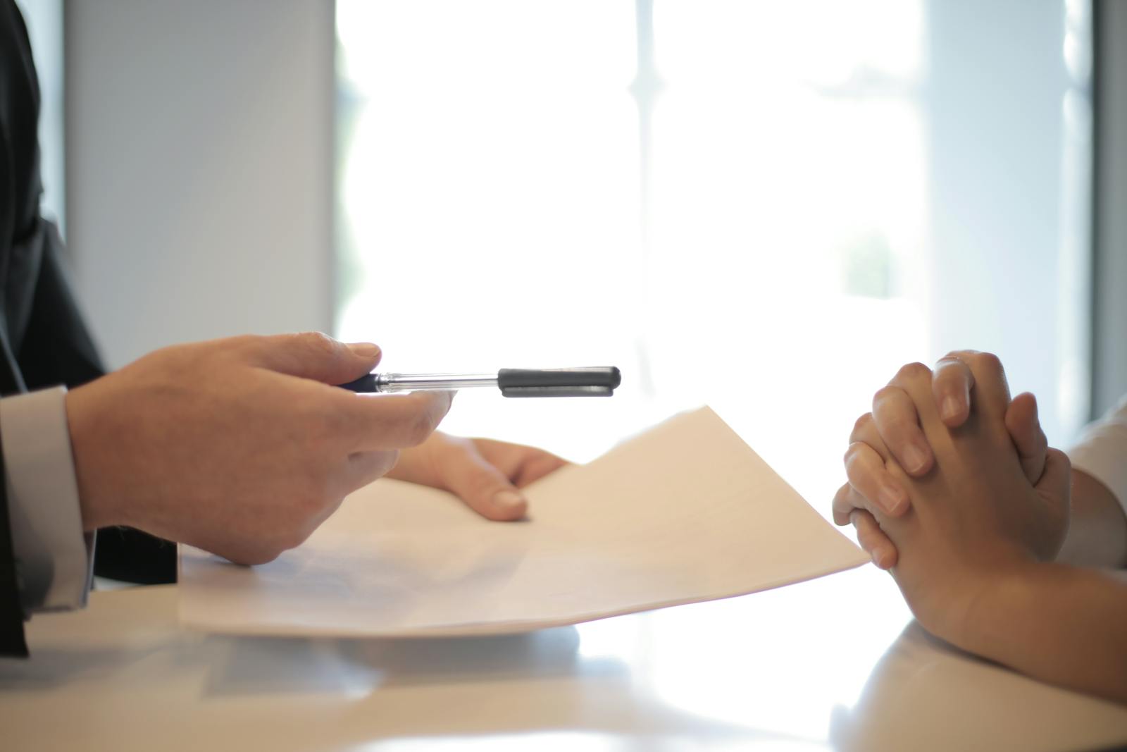 Sortir d'un contrat de conciergerie à Marrakech — préavis, retenues, transition